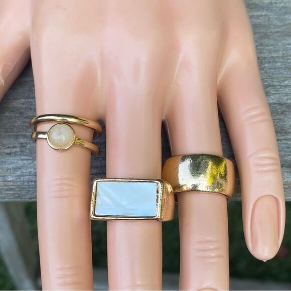 NWT New Urban Outfitters UO Gold/White Four (4) Stackable Ring Set. Size 6 Boho - Picture 1 of 5